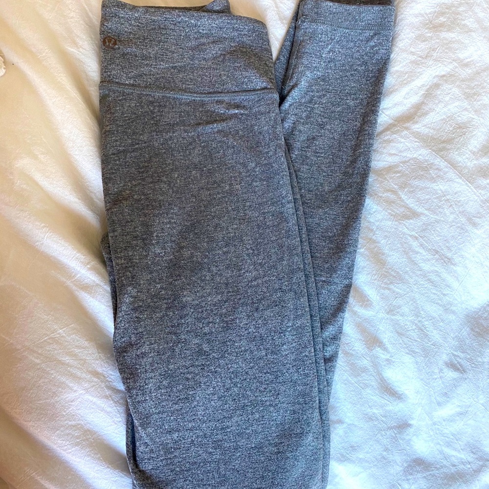 Light grey lulu leggings